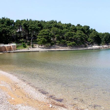 Apartments With A Parking Space Jelsa, Hvar - 8746 ييلسا المظهر الخارجي الصورة