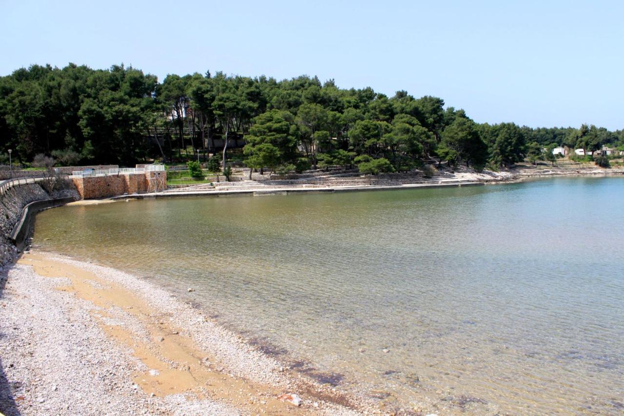 Apartments With A Parking Space Jelsa, Hvar - 8746 ييلسا المظهر الخارجي الصورة