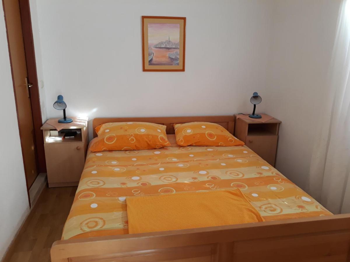 Apartments With A Parking Space Jelsa, Hvar - 8746 ييلسا المظهر الخارجي الصورة