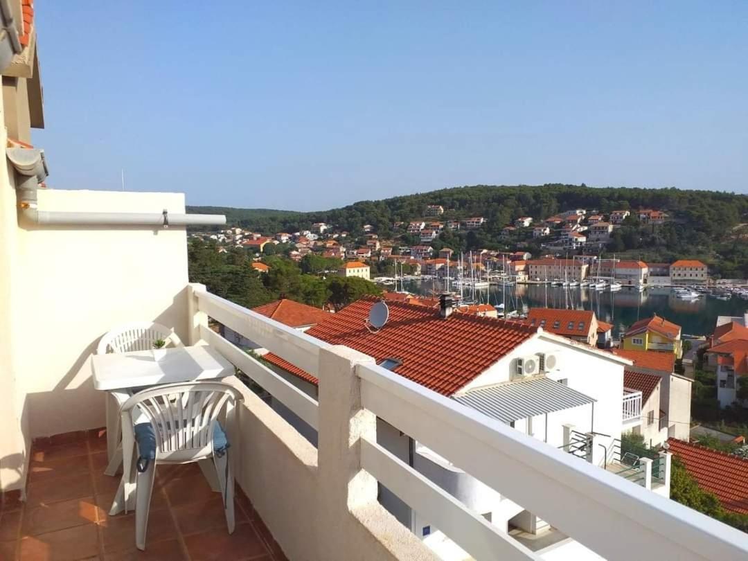 Apartments With A Parking Space Jelsa, Hvar - 8746 ييلسا المظهر الخارجي الصورة
